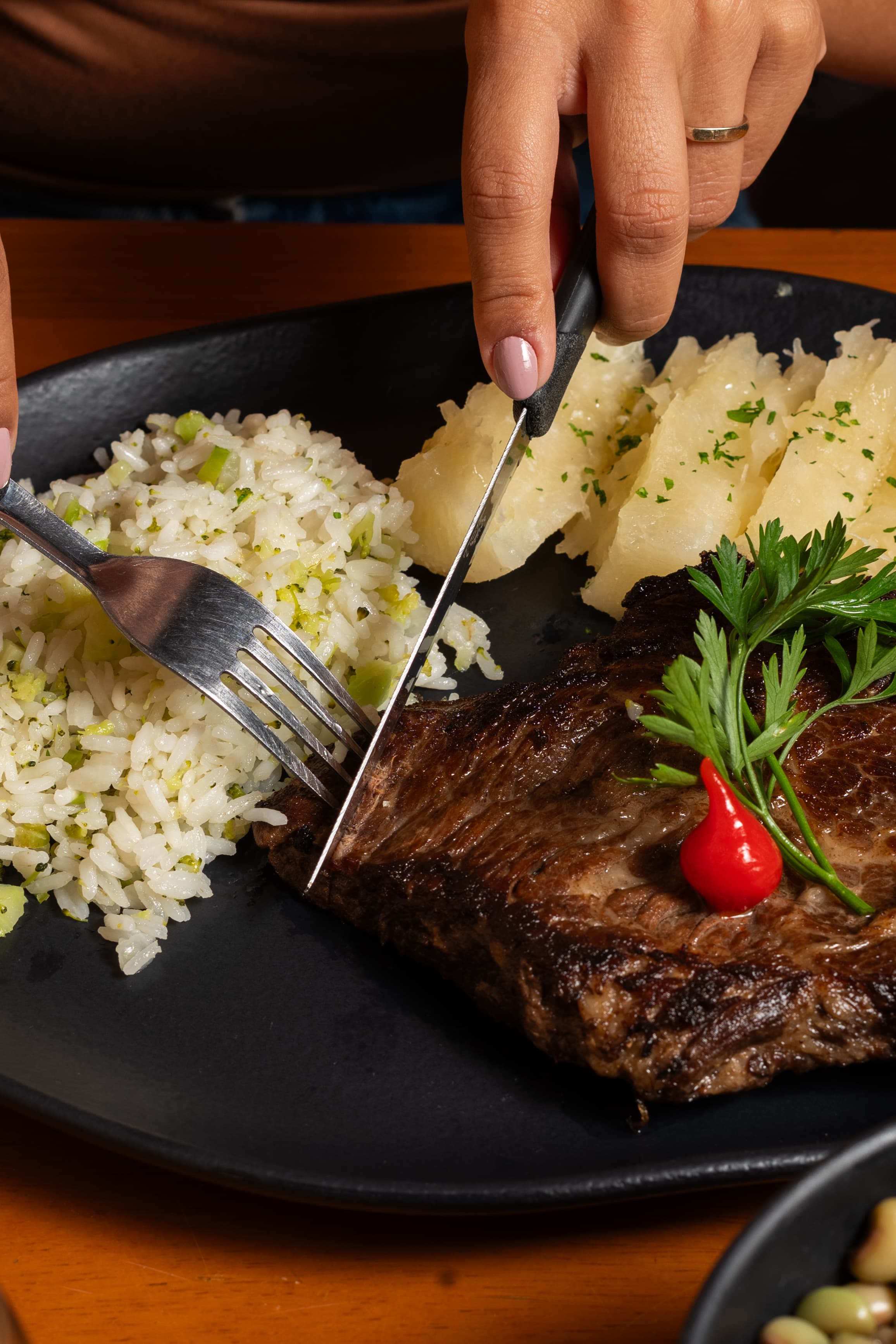Ambiente acolhedor do restaurante Tomatto